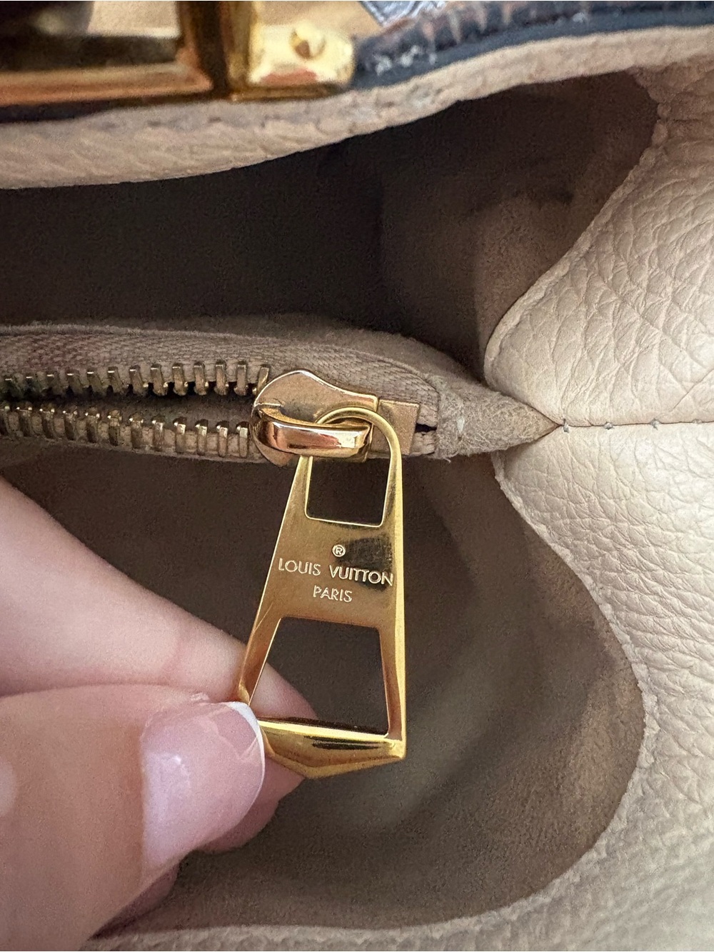 Authentic Louis Vuitton Brown Damier Canvas Bag with Gold Hardware - Picture 9 of 16